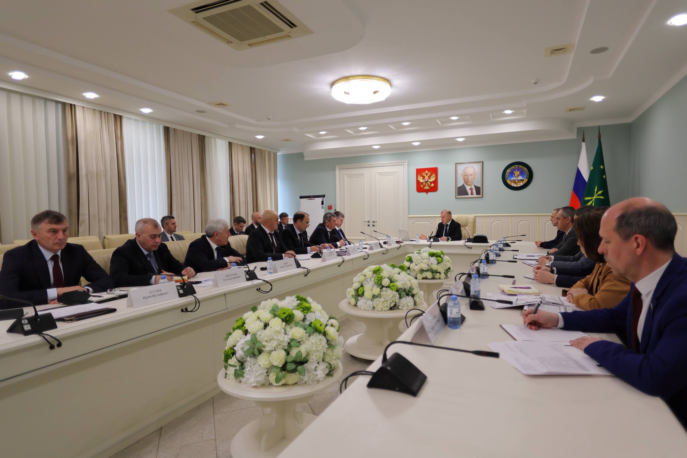 Мурат Кумпилов: На совещании с членами Кабмина Адыгеи и руководителями муниципалитетов обсудили вопросы реализации национальных проектов, госпрограмм, партийных проектов «Единой России» Мурат Кумпилов: На совещании с членами Кабмина Адыгеи и руководителями муниципалитетов обсудили вопросы реализации национальных проектов, госпрограмм, партийных проектов «Единой России»