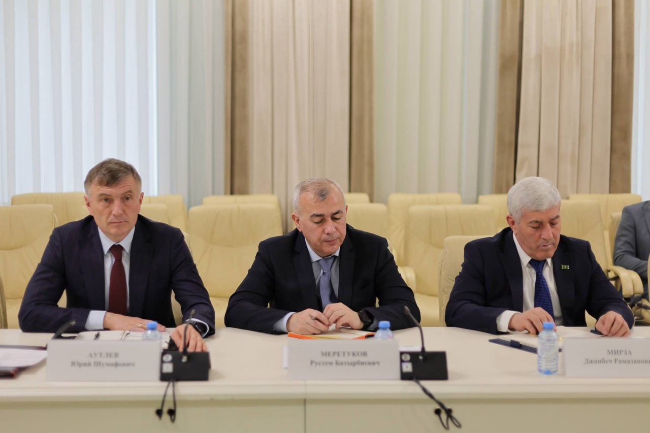 Глава Адыгеи поручил усилить контроль за реализацией национальных проектов в республике Глава Адыгеи поручил усилить контроль за реализацией национальных проектов в республике