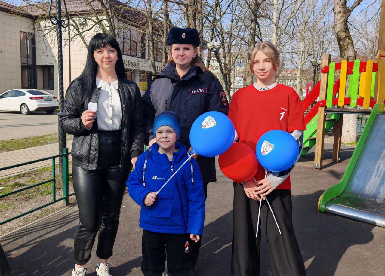 В Адыгее Госавтоинспекторы напомнили пешеходам о безопасном участии в движении В Адыгее Госавтоинспекторы напомнили пешеходам о безопасном участии в движении