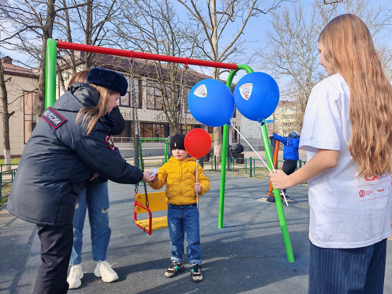 В Адыгее Госавтоинспекторы напомнили пешеходам о безопасном участии в движении В Адыгее Госавтоинспекторы напомнили пешеходам о безопасном участии в движении