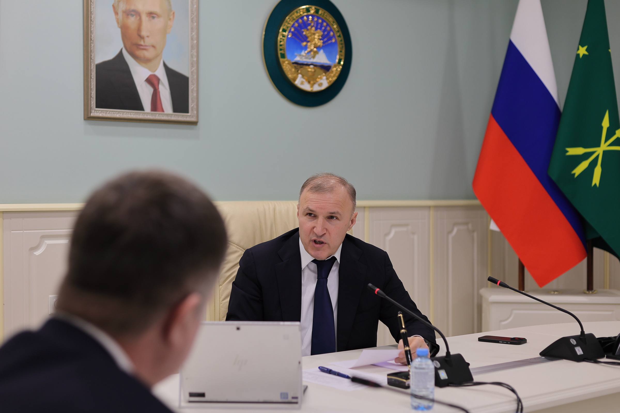 Мурат Кумпилов: На совещании с членами Кабмина Адыгеи и руководителями муниципалитетов обсудили вопросы реализации национальных проектов, госпрограмм, партийных проектов «Единой России»