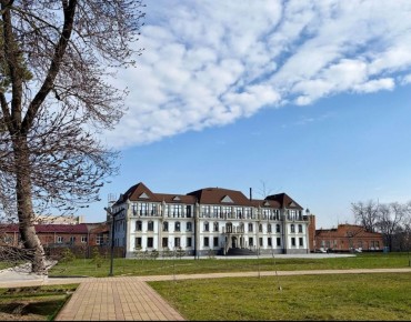 21 ����� �������� �����. ����������� ������� � ��������� ����� +9� +11 �C. ����� 2-4 �/�