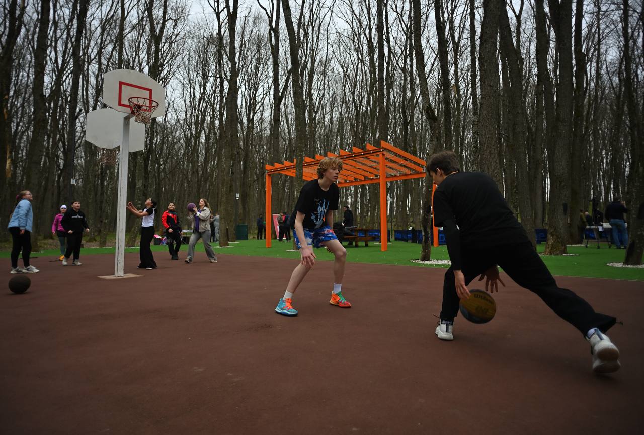 Геннадий Митрофанов: В Майкопе на общественной территории Мэздах впервые прошел спортивный фестиваль, посвящённый годовщине воссоединения Крыма с Россией Геннадий Митрофанов: В Майкопе на общественной территории Мэздах впервые прошел спортивный фестиваль, посвящённый годовщине воссоединения Крыма с Россией