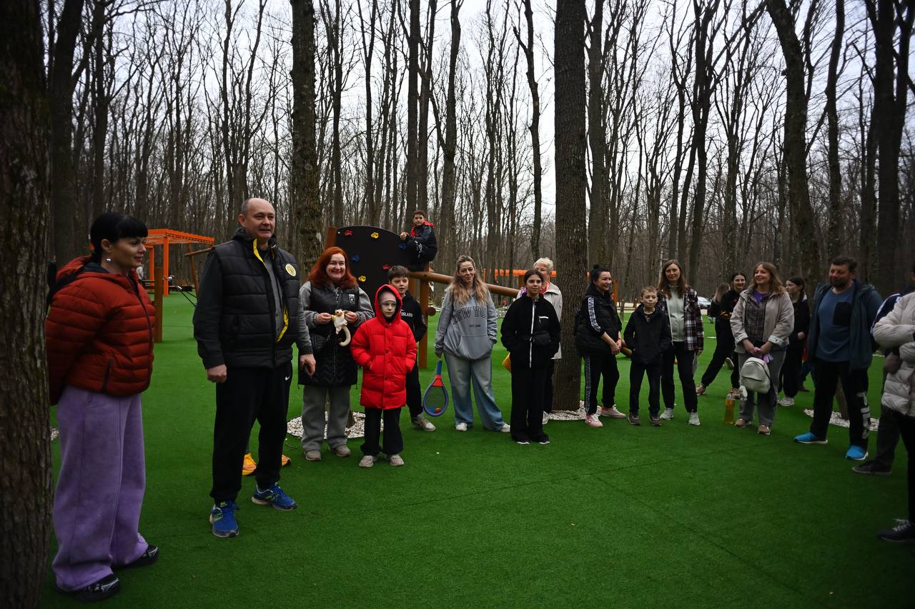 Геннадий Митрофанов: В Майкопе на общественной территории Мэздах впервые прошел спортивный фестиваль, посвящённый годовщине воссоединения Крыма с Россией Геннадий Митрофанов: В Майкопе на общественной территории Мэздах впервые прошел спортивный фестиваль, посвящённый годовщине воссоединения Крыма с Россией