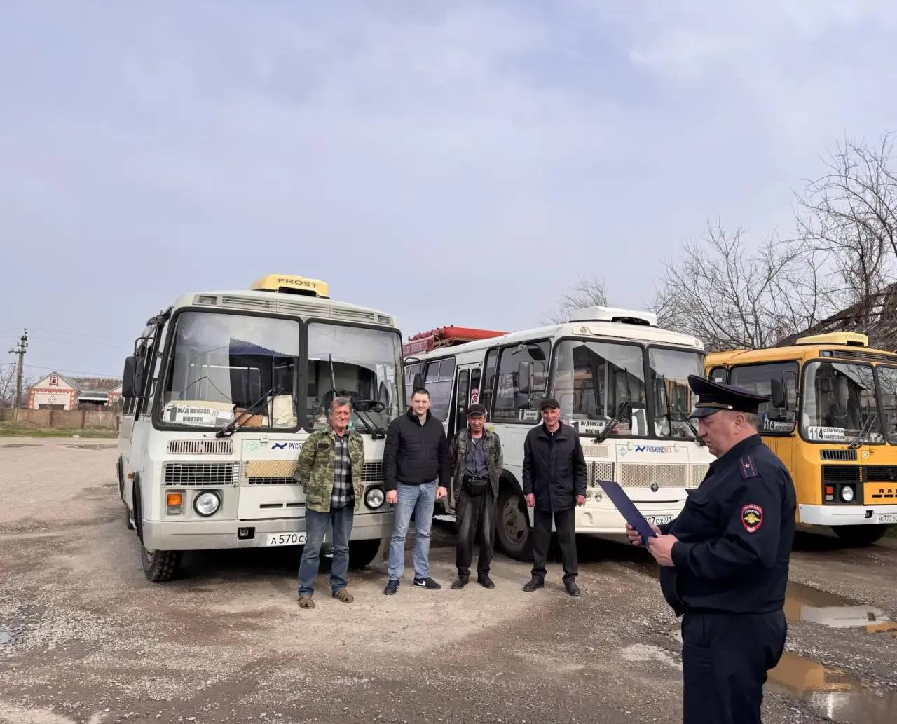 Сотрудники Госавтоинспекции Гиагинского района провели профилактическую работу с водителями пассажирского транспорта Сотрудники Госавтоинспекции Гиагинского района провели профилактическую работу с водителями пассажирского транспорта