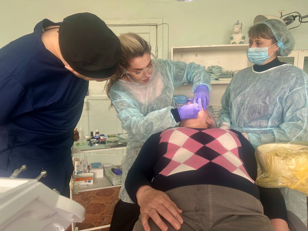 Игорь Кастюкевич: Четвертая смена стоматологов из Республики Адыгея приступила к работе в Нижнесерогозской больнице Херсонской области. Игорь Кастюкевич: Четвертая смена стоматологов из Республики Адыгея приступила к работе в Нижнесерогозской больнице Херсонской области.