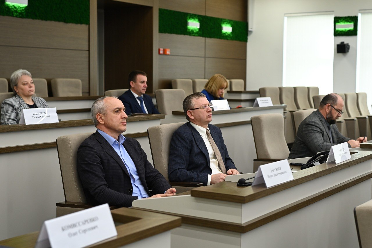 В Адыгее обсудили вопросы выполнения мероприятий национального проекта «Семья» В Адыгее обсудили вопросы выполнения мероприятий национального проекта «Семья»