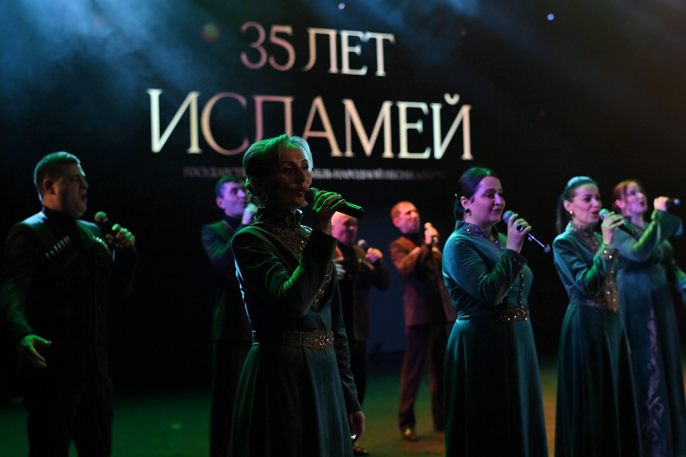 Мурат Кумпилов: Сегодня свой 35-летний юбилей празднует наш прославленный и легендарный коллектив – «Исламей»! Мурат Кумпилов: Сегодня свой 35-летний юбилей празднует наш прославленный и легендарный коллектив – «Исламей»!