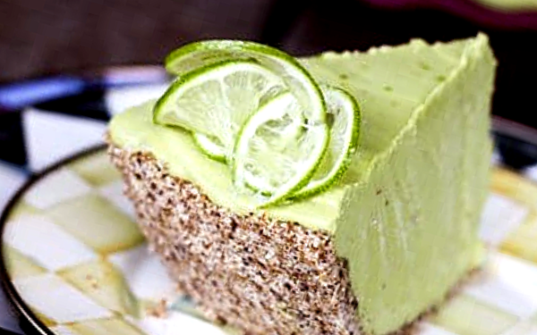 Летний десерт: Невероятный тропический торт без глютена и сахара