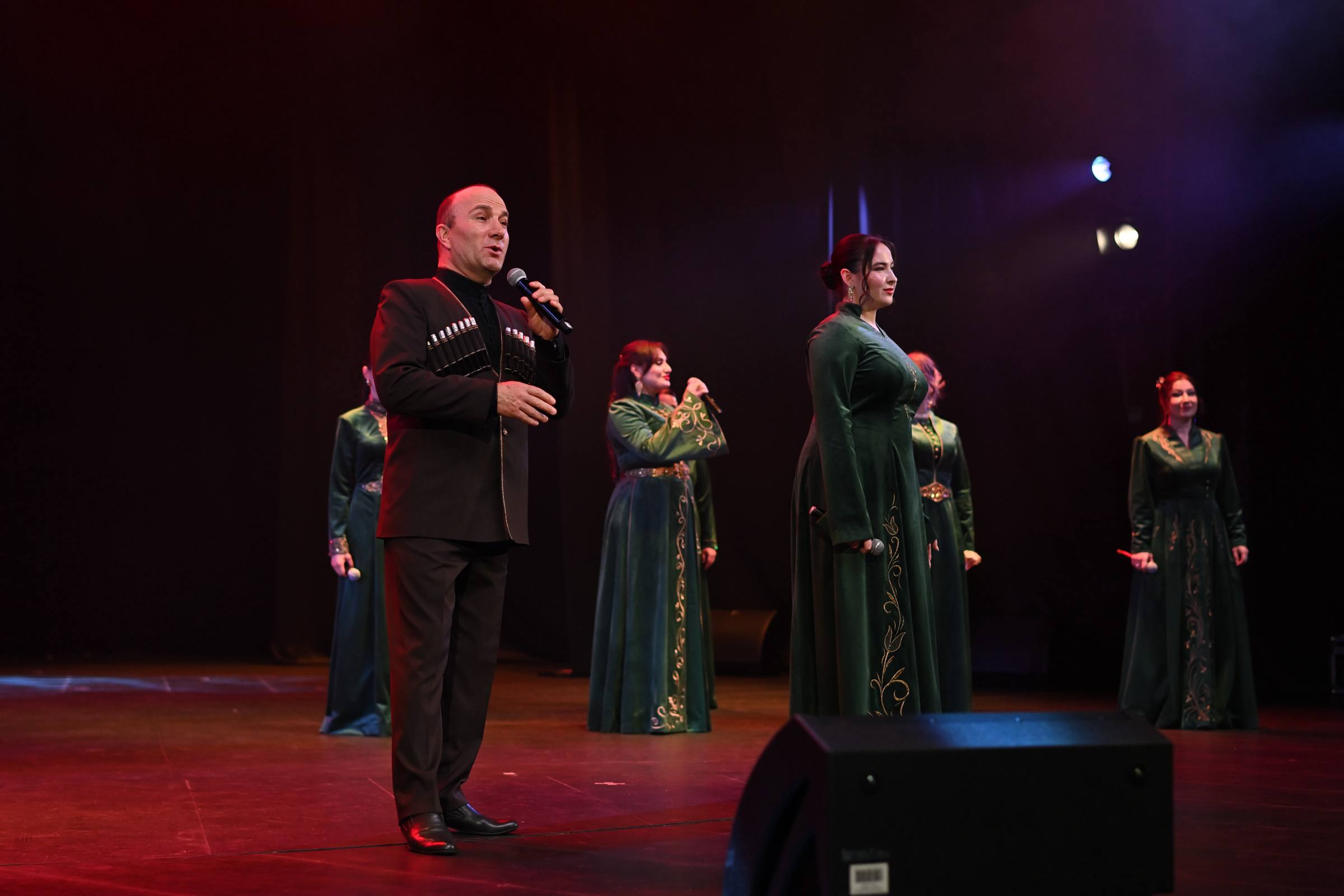 Мурат Кумпилов: Сегодня свой 35-летний юбилей празднует наш прославленный и легендарный коллектив – «Исламей»! Мурат Кумпилов: Сегодня свой 35-летний юбилей празднует наш прославленный и легендарный коллектив – «Исламей»!