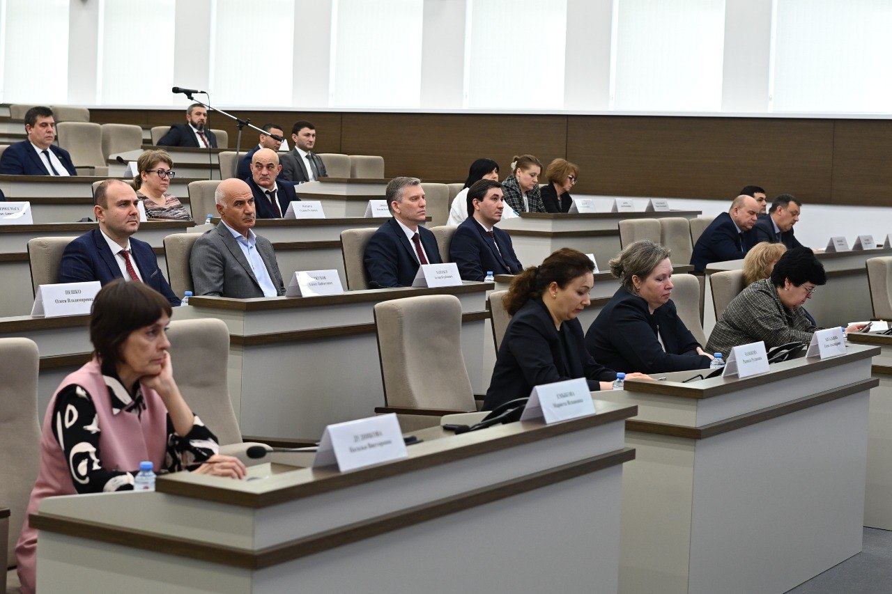 В Адыгее обсудили вопросы выполнения мероприятий национального проекта «Семья» В Адыгее обсудили вопросы выполнения мероприятий национального проекта «Семья»