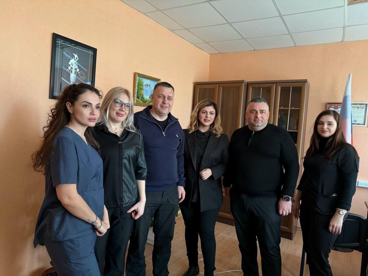 Игорь Кастюкевич: Более 150 человек приняли врачи стоматологи из Адыгеи за четверную смену в Нижнесерогозской больнице Херсонской области. Игорь Кастюкевич: Более 150 человек приняли врачи стоматологи из Адыгеи за четверную смену в Нижнесерогозской больнице Херсонской области.