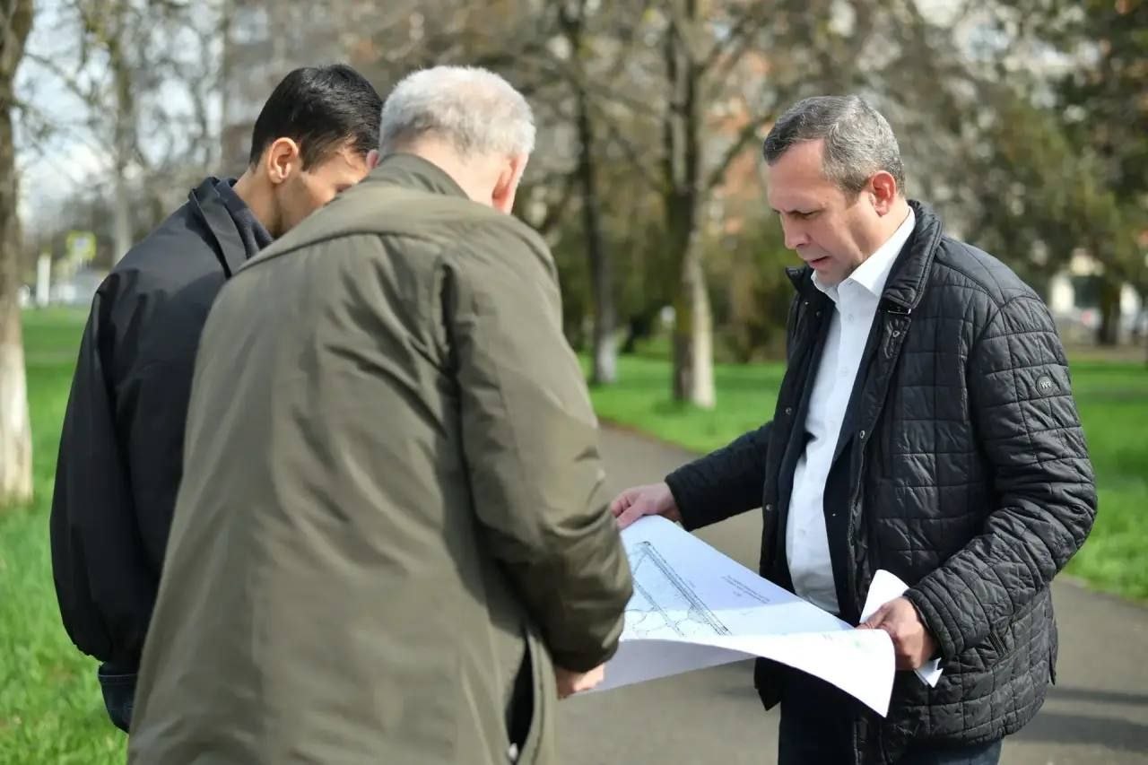 В Майкопе приступили к благоустройству площади возле строящегося Свято-Успенского кафедрального собора В Майкопе приступили к благоустройству площади возле строящегося Свято-Успенского кафедрального собора