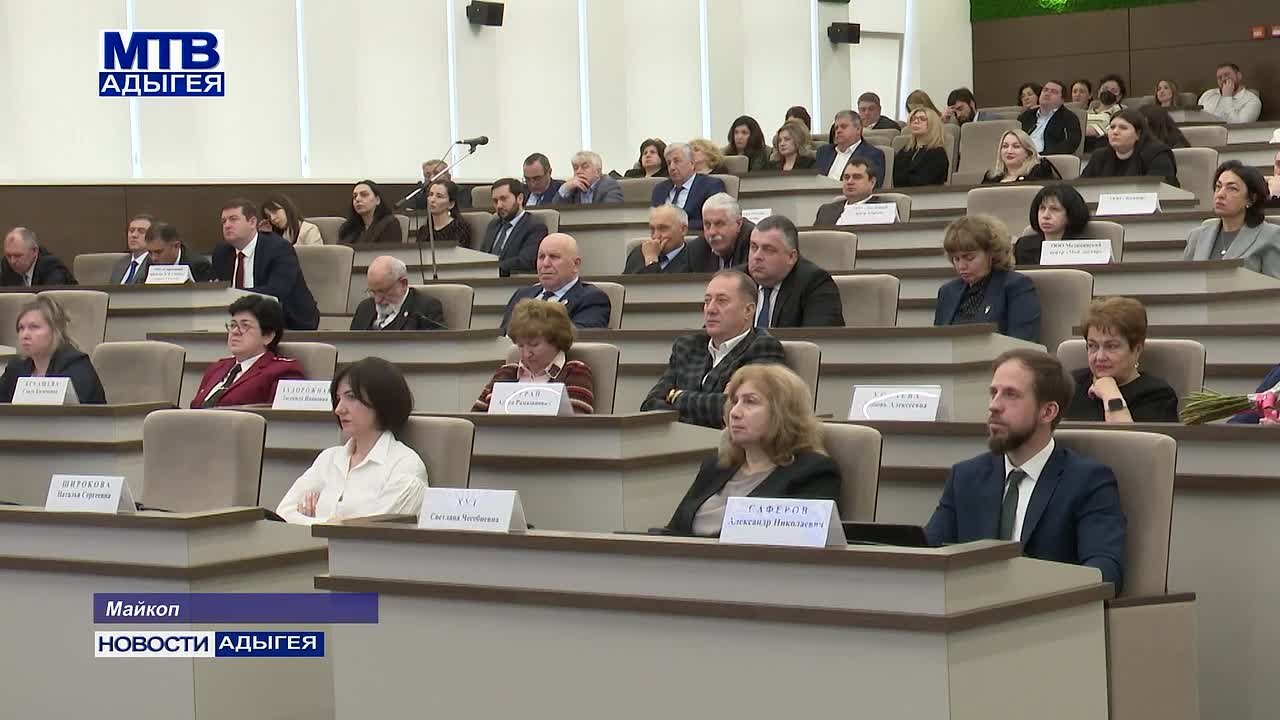 Сегодня в Доме правительства Адыгеи состоялось итоговое совместное заседание коллегии республиканского Минздрава и Межведомственной комиссии