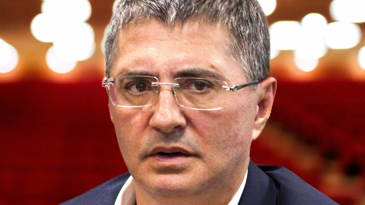 Три вредные привычки, разрушающие колени после 40 лет по мнению врача