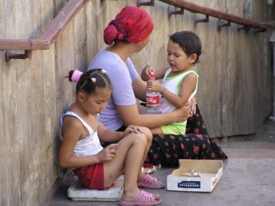 В Кыргызстане вводят новшества для борьбы с попрошайничеством