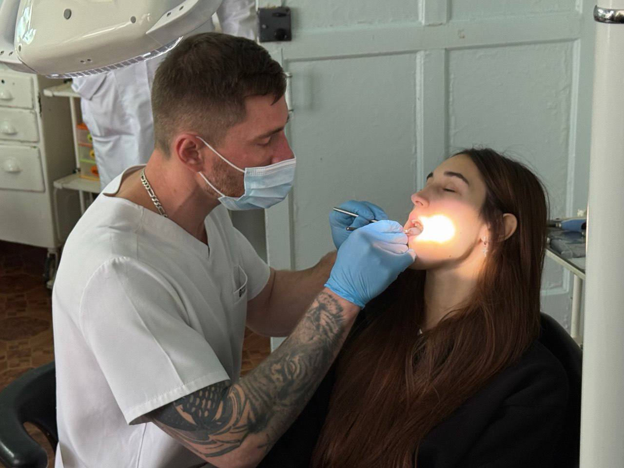 Игорь Кастюкевич: Более 150 человек приняли врачи стоматологи из Адыгеи за четверную смену в Нижнесерогозской больнице Херсонской области. Игорь Кастюкевич: Более 150 человек приняли врачи стоматологи из Адыгеи за четверную смену в Нижнесерогозской больнице Херсонской области.