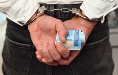 Бывший ветеринарный врач из Адыгеи подозревается в получении взяток на общую сумму 463 тысячи рублей