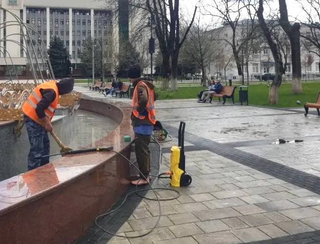 Единая дежурно-диспетчерская служба Майкопа зафиксировала на камеры видеонаблюдения инцидент на главной площади города Единая дежурно-диспетчерская служба Майкопа зафиксировала на камеры видеонаблюдения инцидент на главной площади города