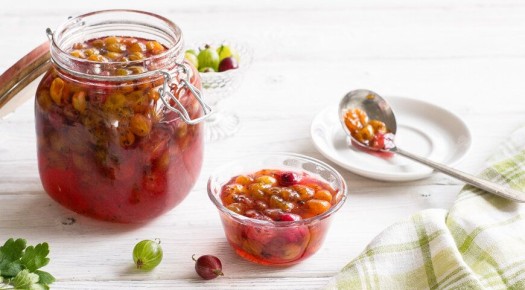 Незабываемое варенье из крыжовника с вишневыми нотками