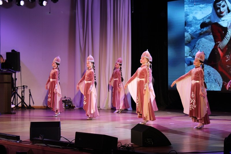 В Адыгее подведены итоги регионального этапа Всероссийского конкурса «Хрустальные звездочки» В Адыгее подведены итоги регионального этапа Всероссийского конкурса «Хрустальные звездочки»