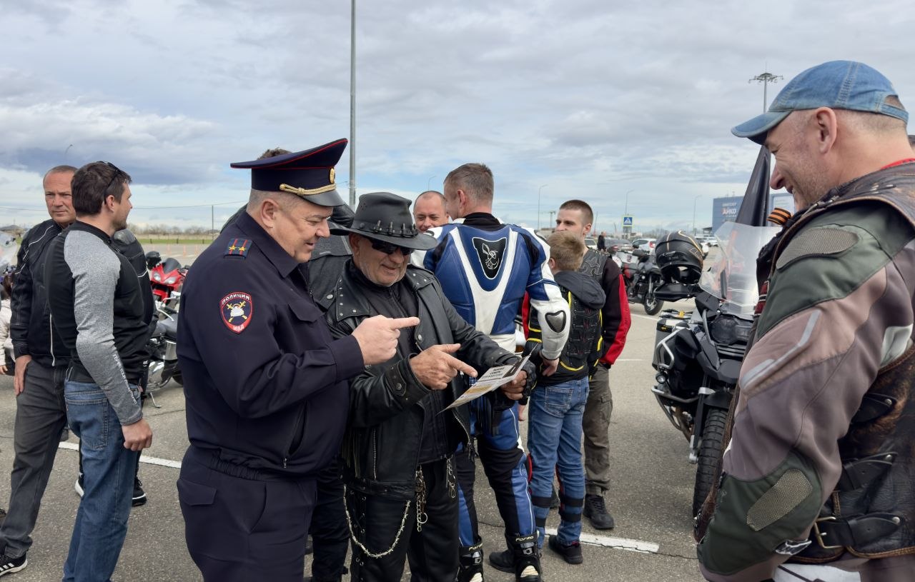 В Майкопе состоялось открытие весеннего мотосезона В Майкопе состоялось открытие весеннего мотосезона