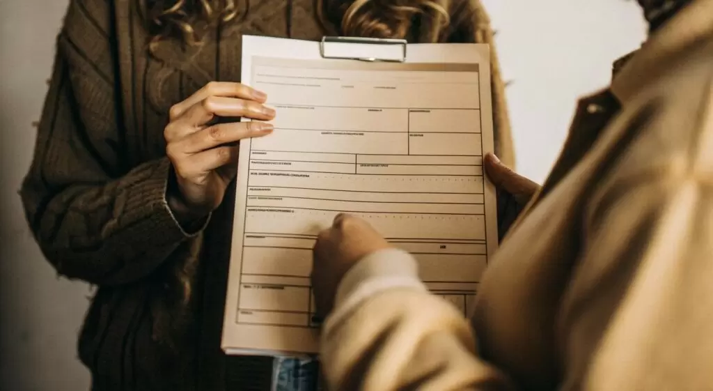 Опасные секреты на бумаге: как выброшенные документы могут повредить вам