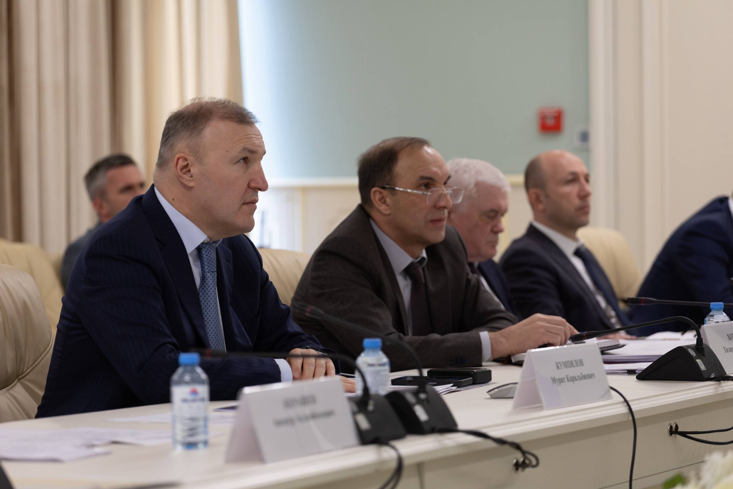 Мурат Кумпилов: Принял участие в совместном заседании коллегии Минстроя РФ и комиссии Госсовета РФ по направлению «Инфраструктура для жизни», которое провёл Министр строительства и жилищно-коммунального хозяйства РФ Ирек... Мурат Кумпилов: Принял участие в совместном заседании коллегии Минстроя РФ и комиссии Госсовета РФ по направлению «Инфраструктура для жизни», которое провёл Министр строительства и жилищно-коммунального хозяйства РФ Ирек...