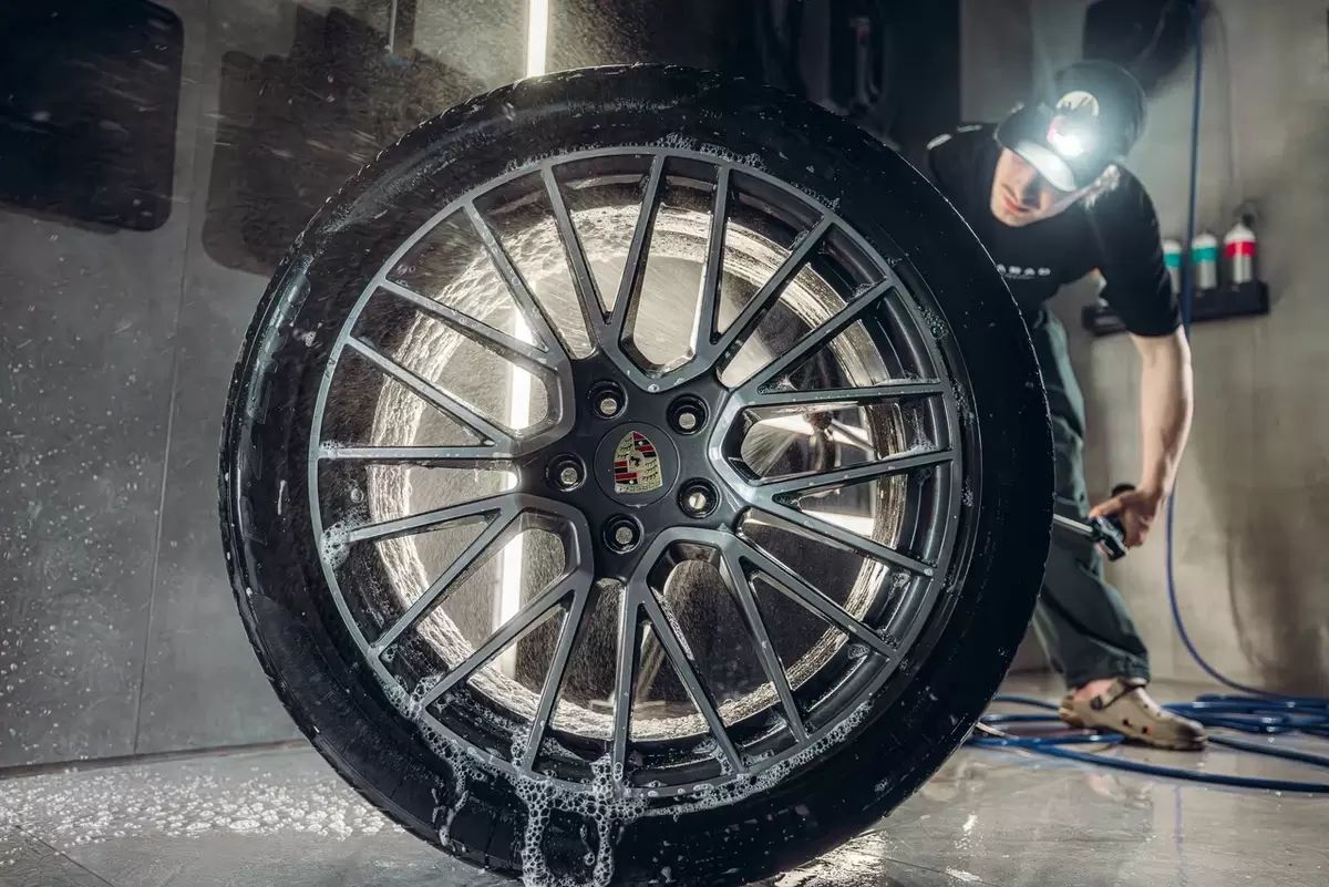 Как вернуть сияние колес за три часа