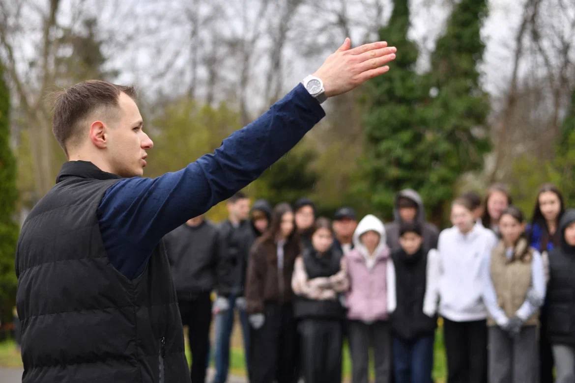 Молодёжь Майкопа присоединилась к акции «Экологический десант волонтёрских отрядов» Молодёжь Майкопа присоединилась к акции «Экологический десант волонтёрских отрядов»