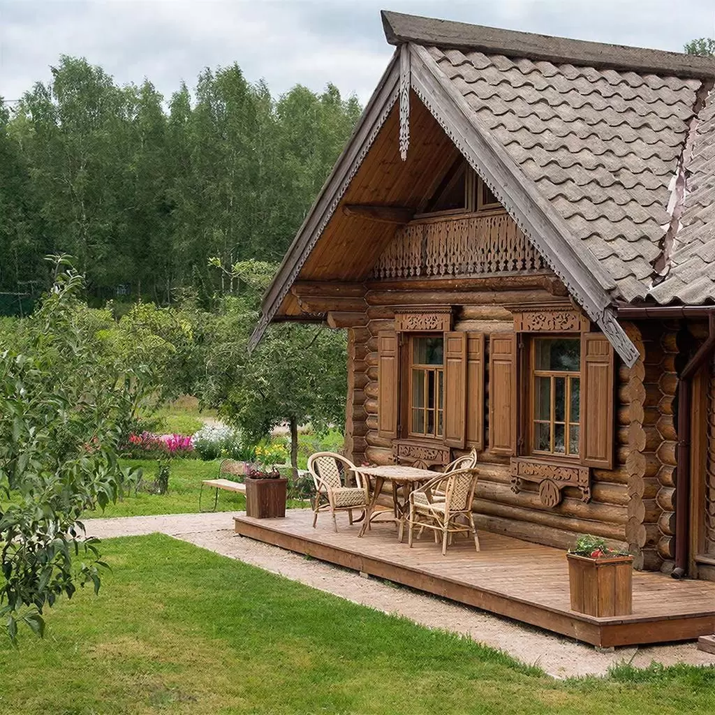 Как правильно выбрать краску для дачного дома: советы по покрытию дерева и штукатурки