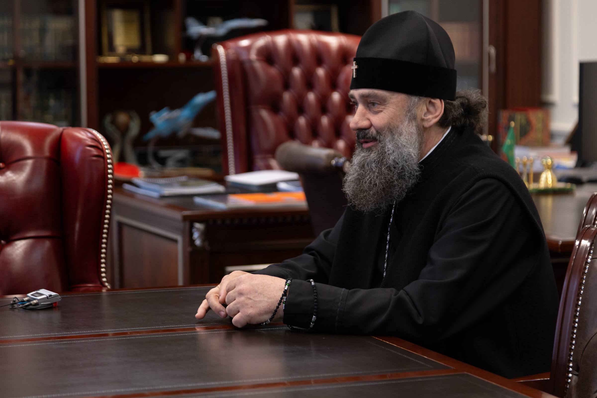 Мурат Кумпилов: Сегодня в преддверии Светлого Христова Воскресения встретился с архиепископом Майкопским и Адыгейским Тихоном Мурат Кумпилов: Сегодня в преддверии Светлого Христова Воскресения встретился с архиепископом Майкопским и Адыгейским Тихоном