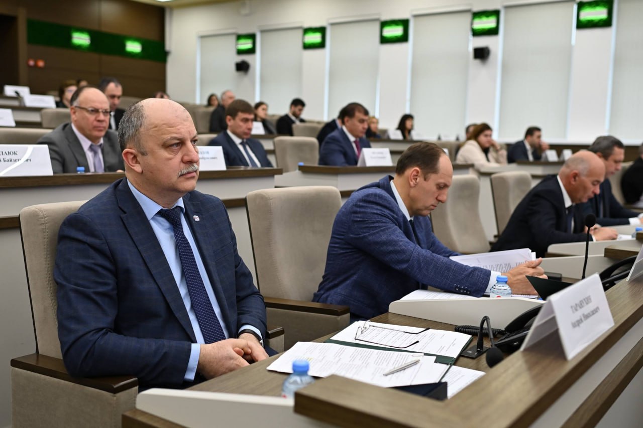 Глава Адыгеи поручил усилить работы по благоустройству в рамках месячника чистоты Глава Адыгеи поручил усилить работы по благоустройству в рамках месячника чистоты