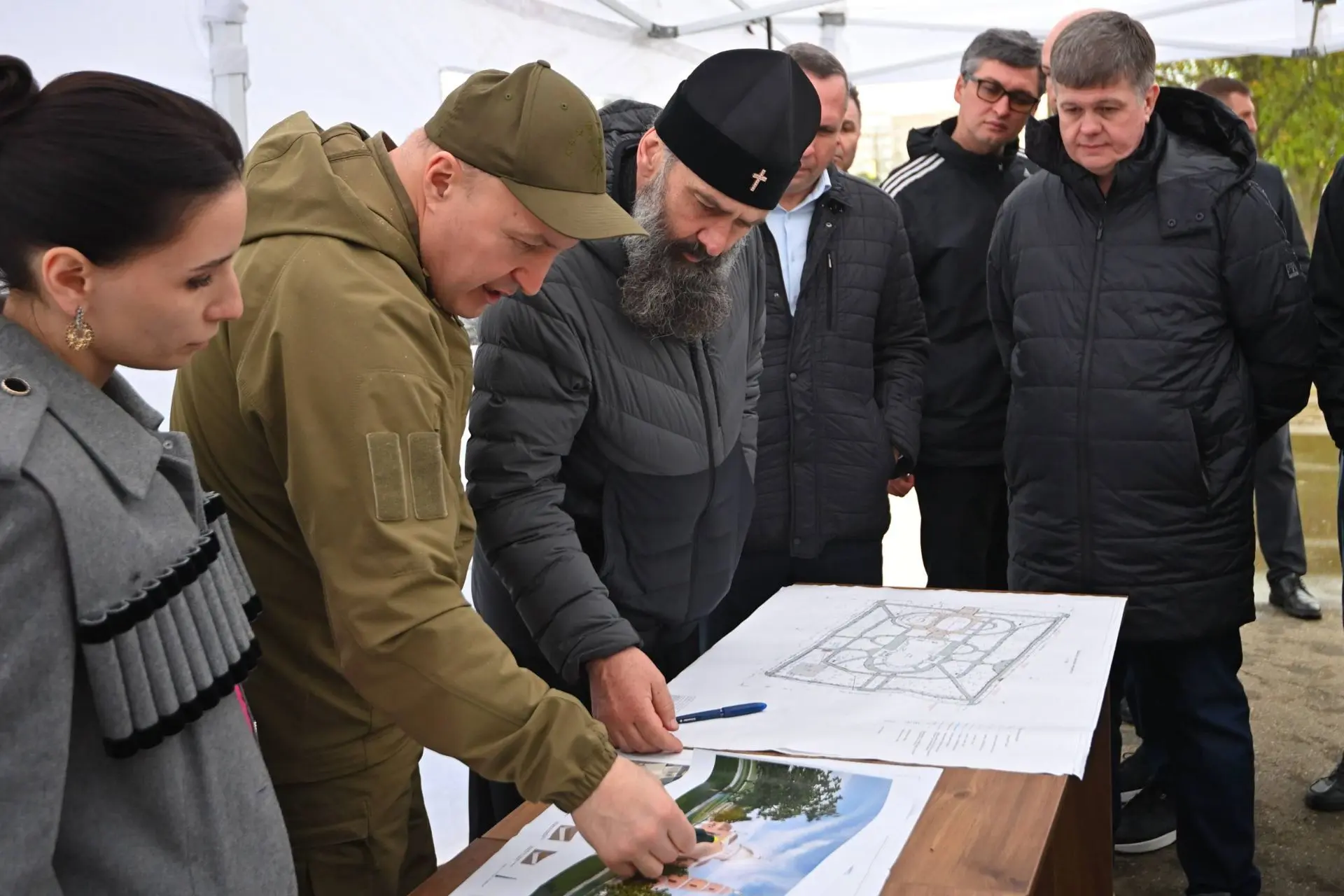 Мурат Кумпилов: Провел выездное совещание по вопросам благоустройства и озеленения территории возле Свято-Успенского кафедрального собора в Майкопе Мурат Кумпилов: Провел выездное совещание по вопросам благоустройства и озеленения территории возле Свято-Успенского кафедрального собора в Майкопе