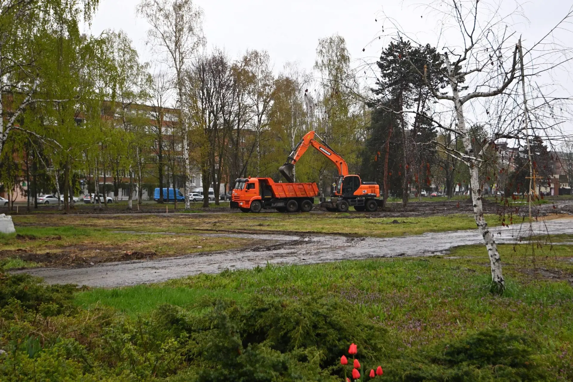 Мурат Кумпилов: Провел выездное совещание по вопросам благоустройства и озеленения территории возле Свято-Успенского кафедрального собора в Майкопе Мурат Кумпилов: Провел выездное совещание по вопросам благоустройства и озеленения территории возле Свято-Успенского кафедрального собора в Майкопе