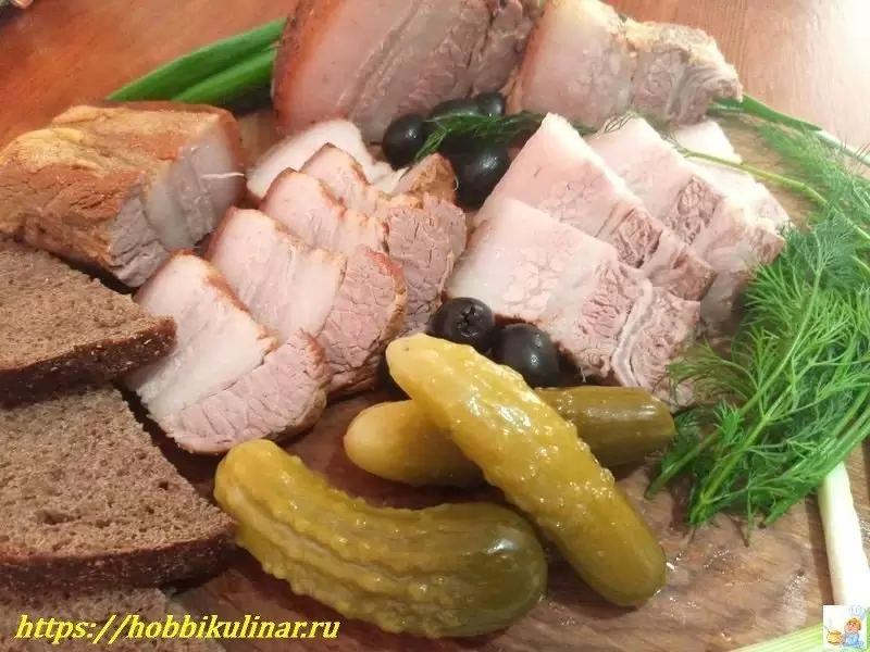 Свиная грудинка в луковой шелухе: уникальный рецепт домашней закуски