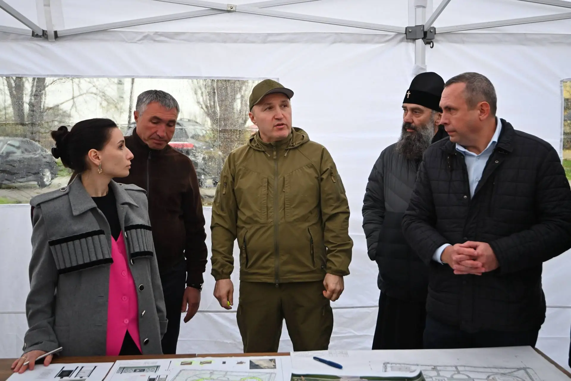 Мурат Кумпилов: Провел выездное совещание по вопросам благоустройства и озеленения территории возле Свято-Успенского кафедрального собора в Майкопе Мурат Кумпилов: Провел выездное совещание по вопросам благоустройства и озеленения территории возле Свято-Успенского кафедрального собора в Майкопе