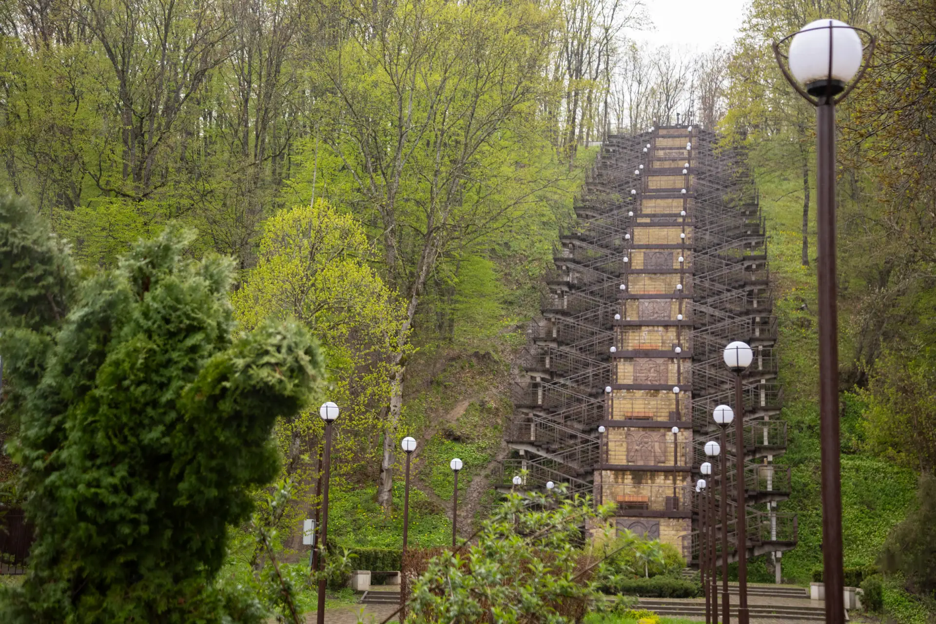 Мурат Кумпилов принял участие в высадке деревьев на территории парка «Мэздах» Мурат Кумпилов принял участие в высадке деревьев на территории парка «Мэздах»