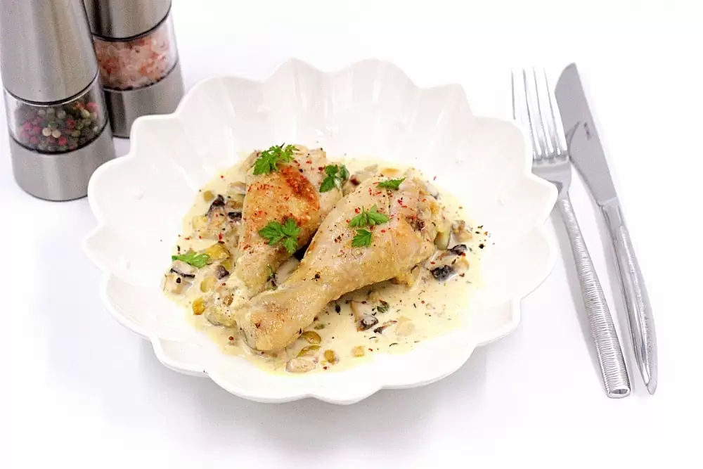 Сочные куриные ножки в сливочном соусе: идеальное решение для быстрого ужина