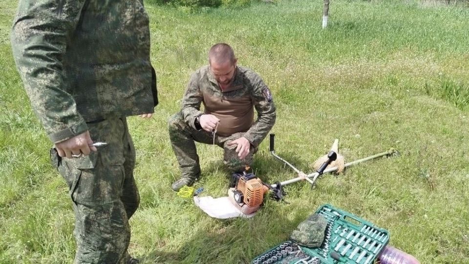 В канун Дня Победы бойцы Майкопского артиллерийского дивизиона, которому присвоено имя Героя Советского Союза Хусена Андрухаева, провели работы по восстановлению мемориала на месте гибели легендарного воина В канун Дня Победы бойцы Майкопского артиллерийского дивизиона, которому присвоено имя Героя Советского Союза Хусена Андрухаева, провели работы по восстановлению мемориала на месте гибели легендарного воина