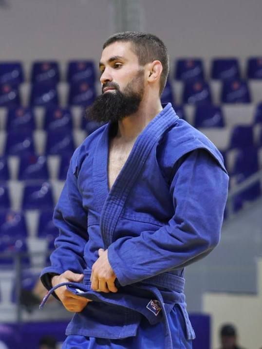 Глава Адыгеи поздравил спортсмена из Адыгеи Рамазана Цику с успешным выступлением на Чемпионате Европы по самбо