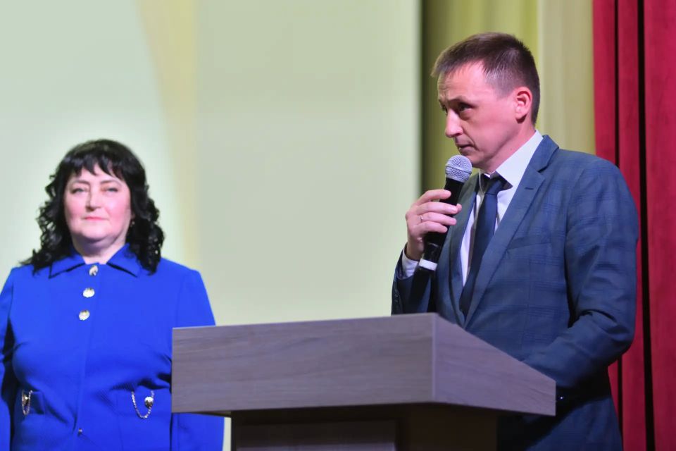 Лицей № 19 отметил 60-летний юбилей Лицей № 19 отметил 60-летний юбилей