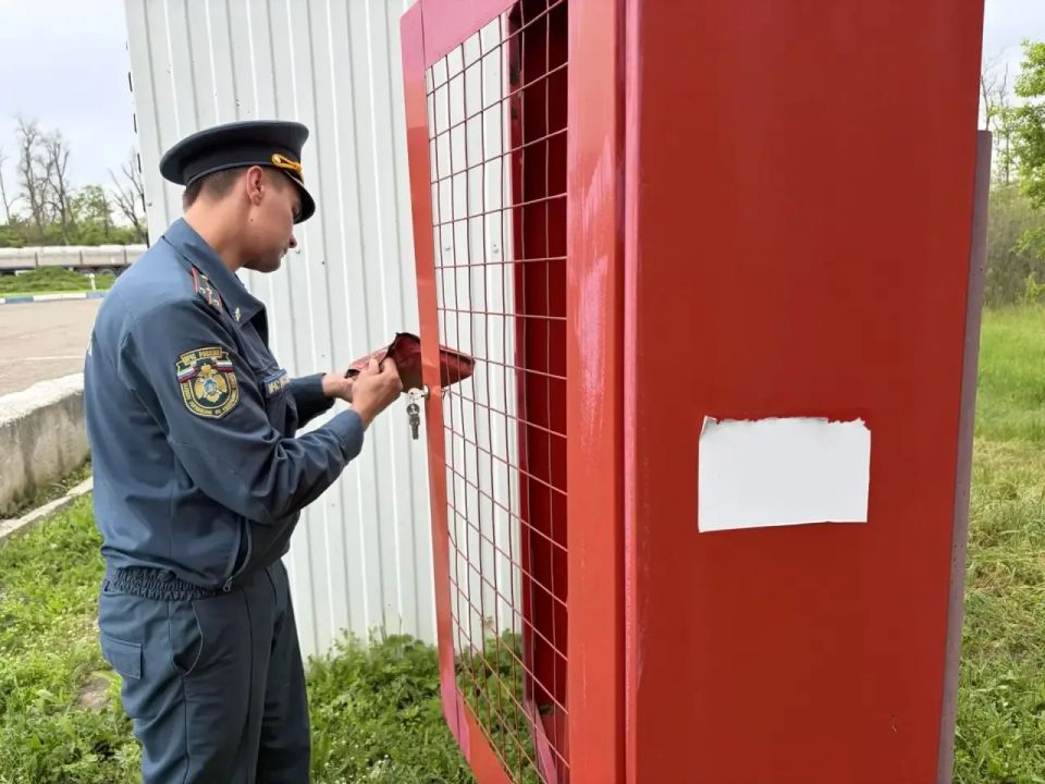 Сотрудники МЧС России провели профилактические мероприятия на объектах АЗС Сотрудники МЧС России провели профилактические мероприятия на объектах АЗС