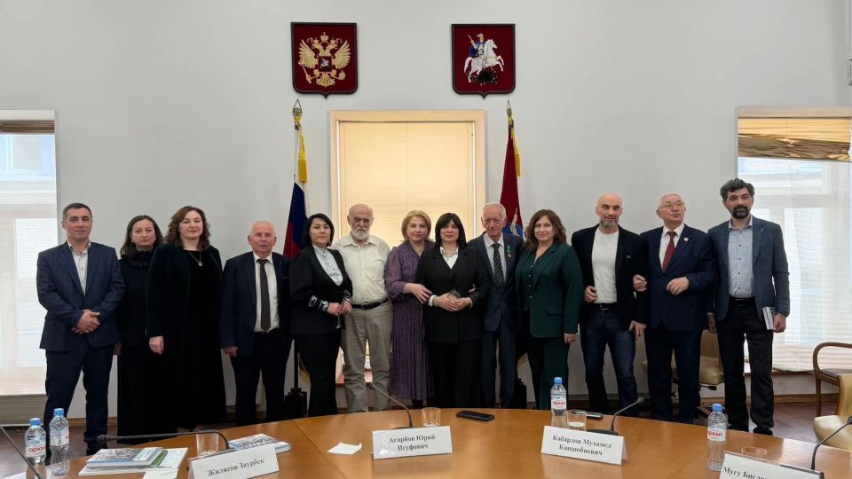 Главный редактор Адыгэ Макъ Саида Мешлок приняла участие в Дне черкесской культуры, который проходил в Москве Главный редактор Адыгэ Макъ Саида Мешлок приняла участие в Дне черкесской культуры, который проходил в Москве