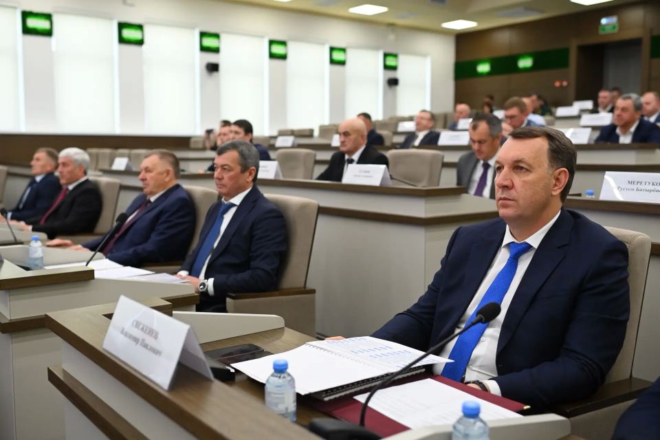 В ходе заседания Кабмина Адыгеи рассмотрели вопросы поддержки мастеров народных художественных промыслов и стимулирования их деятельности в рамках развития креативных индустрий В ходе заседания Кабмина Адыгеи рассмотрели вопросы поддержки мастеров народных художественных промыслов и стимулирования их деятельности в рамках развития креативных индустрий