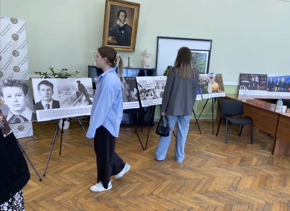 В Национальной библиотеке Республики Адыгея 21 мая состоялся час истории «Человек – эпоха» В Национальной библиотеке Республики Адыгея 21 мая состоялся час истории «Человек – эпоха»