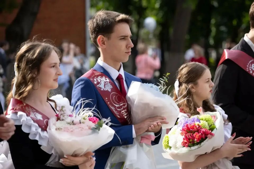 В школах Адыгеи прошли торжественные линейки, приуроченные к завершению учебного года В школах Адыгеи прошли торжественные линейки, приуроченные к завершению учебного года