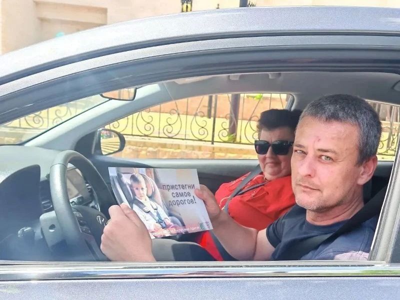 В Тахтамукайском районе госавтоинспекторы напомнили водителям о правилах перевозки детей в автомобиле В Тахтамукайском районе госавтоинспекторы напомнили водителям о правилах перевозки детей в автомобиле
