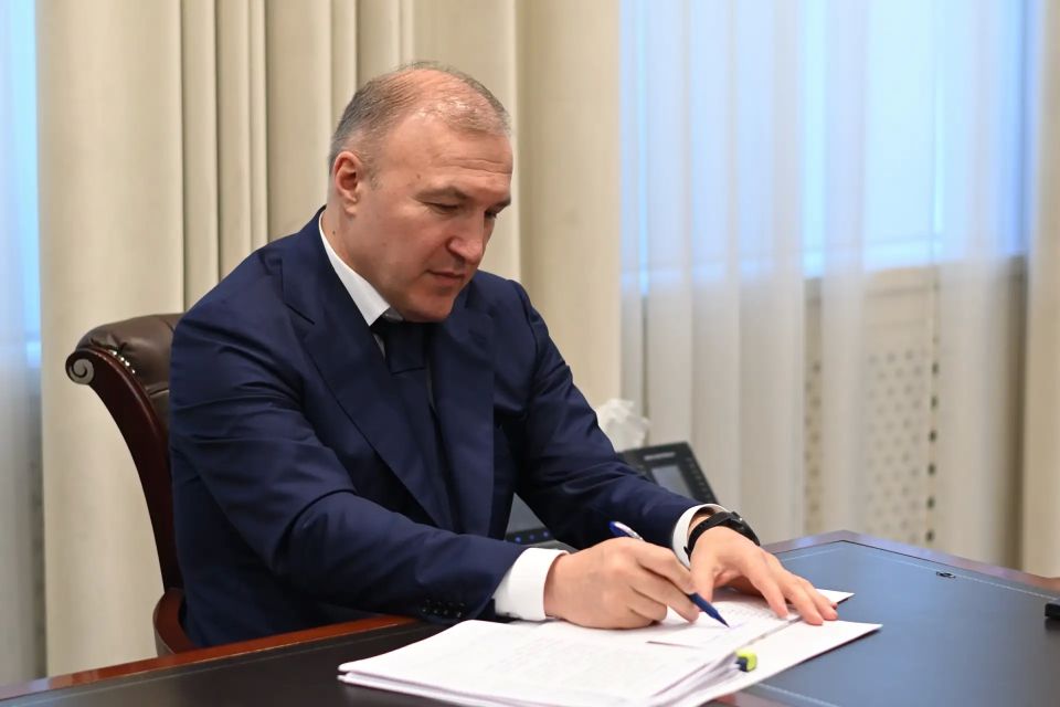 Состоялась рабочая встреча Главы Адыгеи Мурата Кумпилова и руководителя Федеральной службы государственной регистрации, кадастра и картографии Олега Скуфинского Состоялась рабочая встреча Главы Адыгеи Мурата Кумпилова и руководителя Федеральной службы государственной регистрации, кадастра и картографии Олега Скуфинского