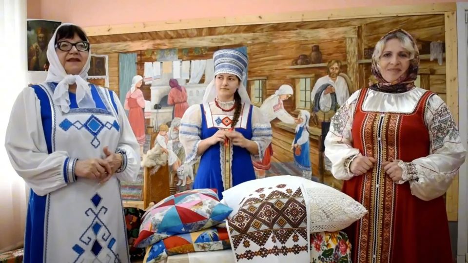В Адыгейской республиканской юношеской библиотеке реализован Всероссийский краеведческий культурно-просветительский проект «Россия 360°» В Адыгейской республиканской юношеской библиотеке реализован Всероссийский краеведческий культурно-просветительский проект «Россия 360°»